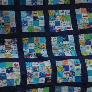 Neu In Bearbeitung Kuschelige Unikat Patchworkdecke / Quilt aus Designer Qualitätsstoffen, farblich liebevoll abgestimmt, fein abgesteppt Bild 9