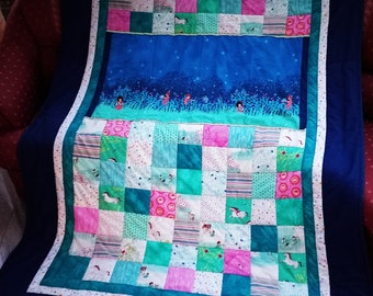 Hingucker! Quilt aus Qualitätsstoffen, farblich liebevoll abgestimmt, mit Perlen und Bordüre verziert und fein abgesteppt!