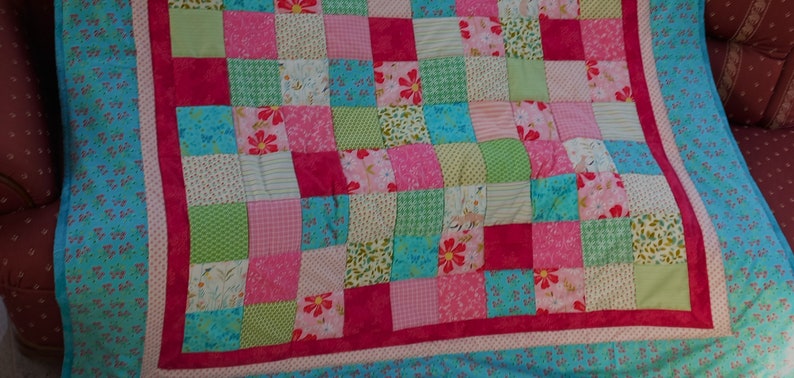 Elaborate high-quality unique patchwork quilt made of designer quality fabrics, lovingly color-coordinated, finely quilted image 5