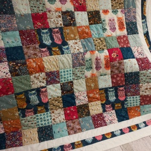 Elaborate high-quality unique patchwork quilt made of designer quality fabrics, lovingly color-coordinated, finely quilted image 7