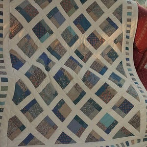 ¡Nuevo! ¡Tilda! Edredón de alta calidad, confeccionado con telas de alta calidad, con colores coordinados con cariño y un acolchado fino.