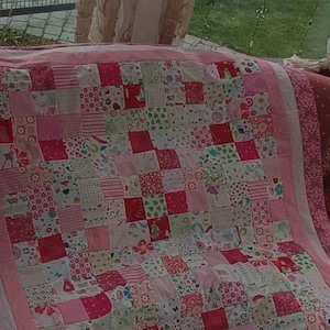 Pågår!! Quilt för flickor! Högkvalitativa designertyger, kärleksfullt färgkoordinerade!