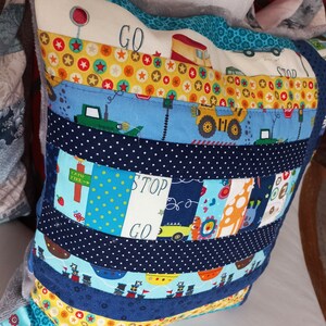 Hochwertiger Unikat Patchworkkissenbezug aus Designer Qualitätsstoffen, farblich liebevoll abgestimmt, fein abgesteppt Bild 3