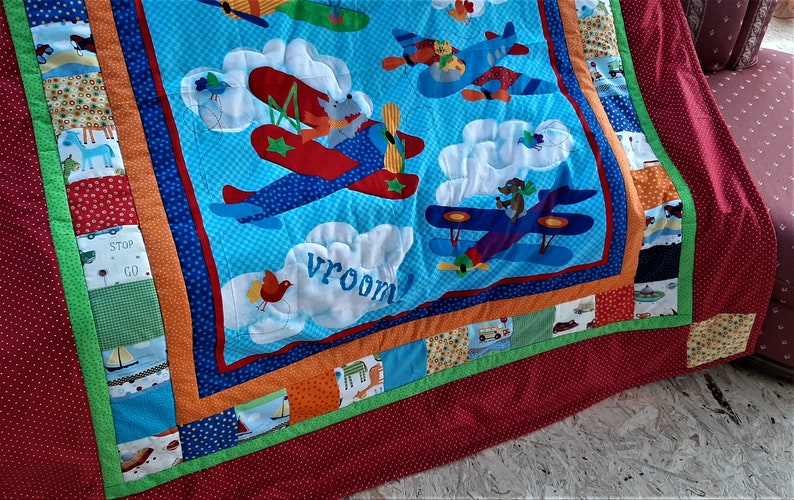 Couverture patchwork/édredon unique de haute qualité avec des motifs amusants, faite de tissus de qualité design, soigneusement coordonnée aux couleurs, finement cousue image 5