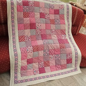 Kuschelige Unikat Patchworkdecke / Quilt aus Designer Qualitätsstoffen, farblich liebevoll abgestimmt, fein abgesteppt