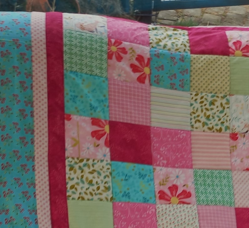 Elaborate high-quality unique patchwork quilt made of designer quality fabrics, lovingly color-coordinated, finely quilted image 9