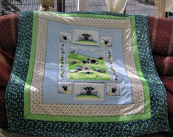 Patchwork, Qualitätsstoffe, Designerstoffe, Krabbeldecke, farblich liebevoll aufs Detail  abgestimmt