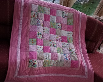 Hochwertige Unikat Patchworkdecke / Quilt aus Designer Qualitätsstoffen, farblich liebevoll abgestimmt, fein abgesteppt