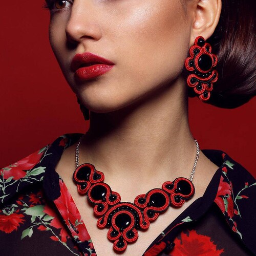 Red soutache set with white or shops black color, folk jewelry, soutache jewelry, soutache necklace, soutache earrings