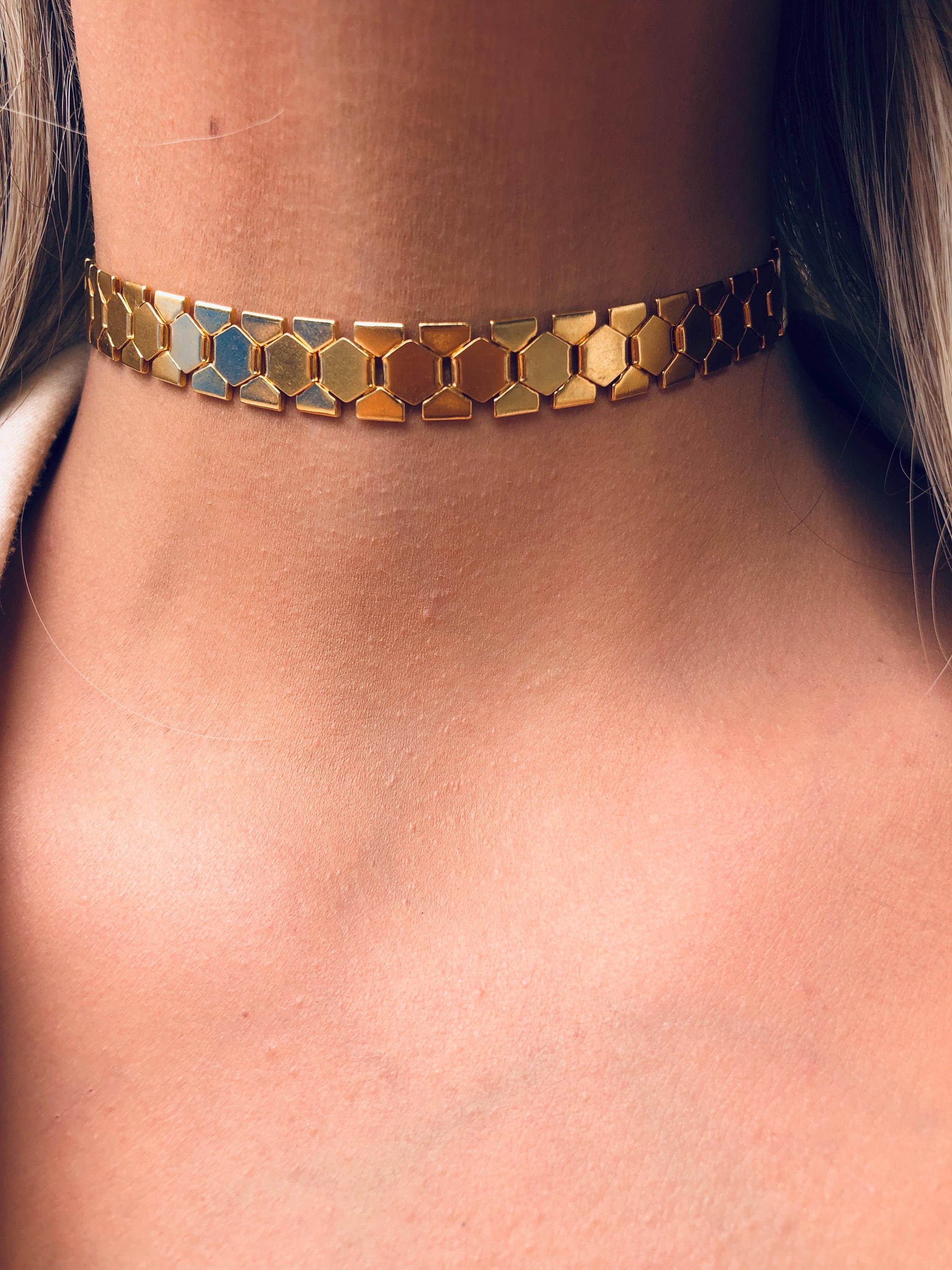 Ras de cou doré épais à maillons cubains : bijoux glamour tendance