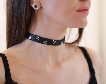 Silver Star Leather Choker: Celestial Festival Necklace