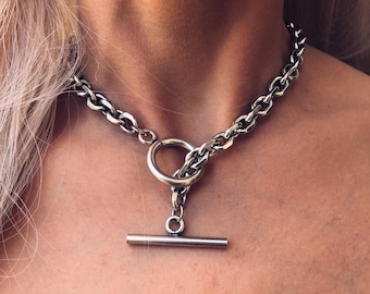 Front Clasp Choker Necklace – Silver T-Bar Toggle Chain