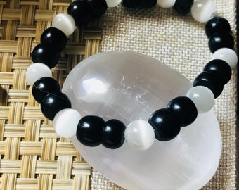 Grounding, emotional and physical stability , protective, strengthening ,dybamic energy, -UNISEX- black jasper, white tigers eye