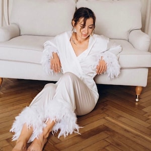 Wedding Feather Pyjamas Bridal Shower Pajama Bachelorette Pajama Bridesmaids Feather pajamas Silk Pajama with feathers Pj Set with Feathers