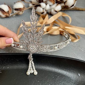Diadema plateada estilo Gatsby de los años 20. Tocado de gran Gatsby. Tocado de novia de los años 20. Tocado retro para boda Gatsby. Disfraz de Daisy Buchanan.