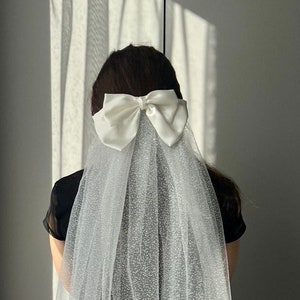 Hen Party Bow Veil Bridal Bow Veil Wedding Hair Bow Unique veil Bachelorette party hair Bow with Glitter veil Hens Party Veil 60s style Veil