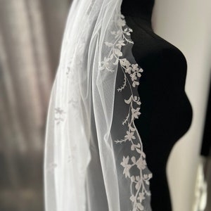floral lace veil cathedral flower bridal veil One tier cut edges leaves veil leaf edge veil chapel length veil fingertip veil Elegant Sheer