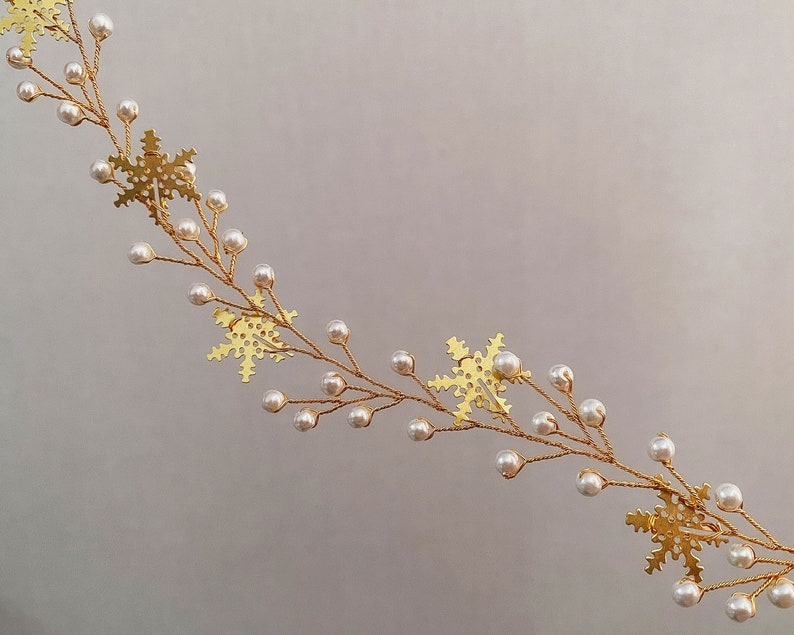 Snowflake tiara gold snowflake hair accessories winter bridal hair piece snowflake headband winter ice headpiece wedding hair vine Elsa Tiar zdjęcie 2