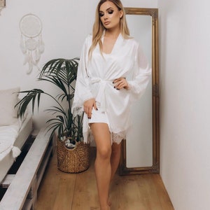 bridal robe and nightgown set Bridal lingerie wedding night White peignoir set Satin babydoll peignoir and kimono robe Bridal lace robe