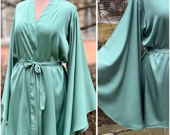 Sage Green Robes Forest Green robe Dark Green Bridesmaid Robes Bachelorette Party Robes Bridesmaid Gift Bridesmaid Proposal Birthday Robes