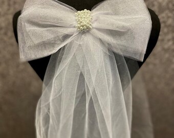Tulle Pearl Bridal Hair Bow: Wedding Veil Alternative