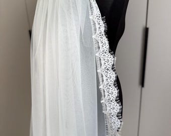 Chantilly Spitze Kathedrale Schleier Ausgebogter Chantilly Schleier Mantilla Spitze BrautschleierKatholischer Brautschleier Boho-Spitze eingefasster Schleier Blumen-Spitzenschleier