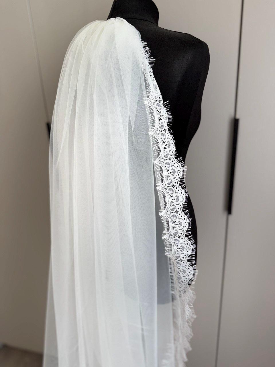 Chantilly lace cathedral veil Scalloped Chantilly Veil Mantilla Lace…