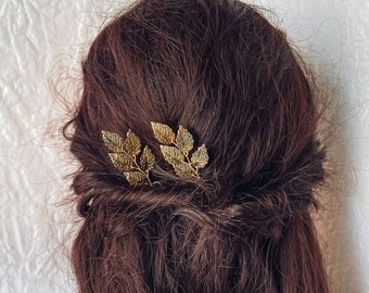 Minimalist and Delicate Gold Leave Bridal Hair Pins Gold Boho Leaf pins Bridesmaid Hair Pin Bridal Hair Pins Wedding Leaf Hair Clip Hair Pin