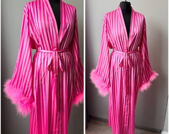 Felroze badjas met veren, bruidsmeisjesbadjas, vrijgezellenfeestbadjas, fuchsia badjas met veren, Hollywood-stijl bruidsboudoirbadjas, luxe roze badjas met veren
