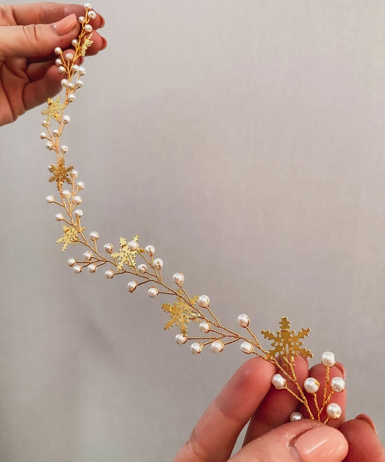 Snowflake tiara gold snowflake hair accessories winter bridal hair piece snowflake headband winter ice headpiece wedding hair vine Elsa Tiar zdjęcie 5