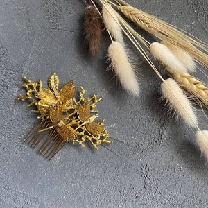 Butterfly hair comb Gold hair piece with butterfly Fairy hair comb Bridal headpiece Boho wedding hair accessories for bride or bridesmaid
