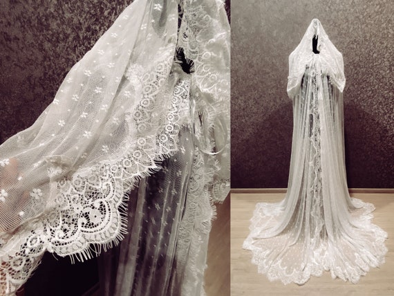Hooded cape top wedding veil