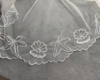 Beach wedding veil Sea shell veil with starfish Simplicity cathedral wedding veil Mermaid veil Sea Star Veil Starfish veil Ocean Shell veil