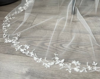 Floral Veil for bride Lace wedding veil  leaf edge Romantic Cathedral Veil  floral boho veil embroidered veil  chapel veil Boho Wedding Veil