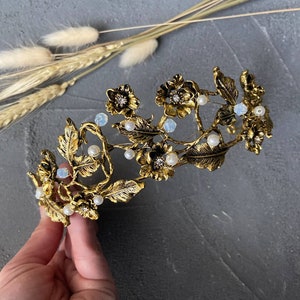 Metal Leafs & Flowers Crown 1920s headpiece Gatsby Headband Leaf Bridal Tiara Jeweled gold headband Gold Quinceañera Headpiece Queen Halo