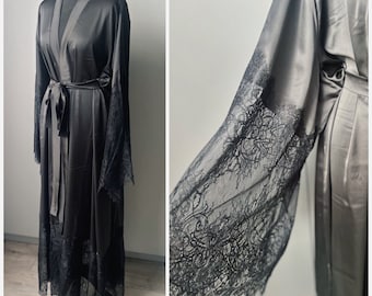 Robe de mariée en dentelle noire de mariage gothique Kimono en dentelle gothique Robe de mariée en dentelle noire, cadeaux de demoiselle d'honneur, robes de demoiselle d'honneur en dentelle de satin noir, mariage gothique
