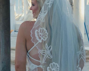 Beach wedding veil Sea shell veil with starfish Simplicity cathedral wedding veil Mermaid veil Sea Star Veil Starfish veil Ocean Shell veil