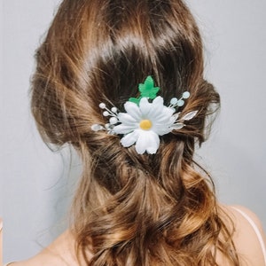 Bridal daisy headpiece Daisy hair clip Daisy hair piece Flower crown Rustic wedding Boho headpiece Wedding flower comb Daisy hair accessory