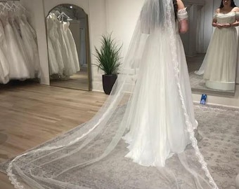 Wedding veil fingertip Ivory wedding lace veil boho lace edged fingertip veil Simple mantilla veil with lace Cathedral wedding veil