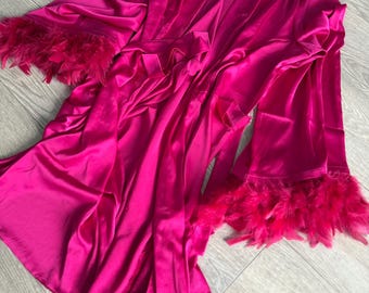 Felroze kamerjas fuchsia kamerjas met grote maten en struisvogelveren Felroze bruiloft roze veren gewaad met afneembare veren mouwen cadeau
