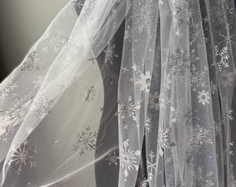 Snowflake Glitter Wedding Veil: Shimmering Winter Bridal Veil