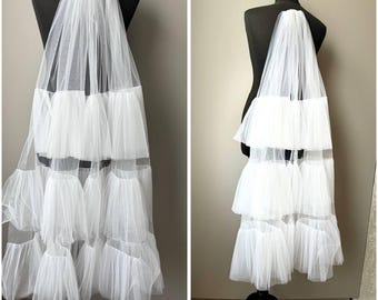 Ruffle Tulle Drop Wedding Veil Scallop Lace Edge Ruffle Veil frill tulle veil ruffle drop veil ruffle bridal veil Dramatic Bridal Accessory