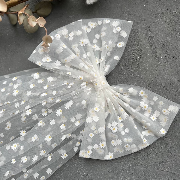 Daisy Wedding Hair Bow Veil Flowers Wedding Bow Wildflower bow alternative Unique veil Bridal shower hair Ivory Tulle Bow Bride