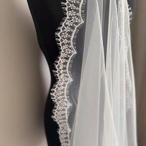 Wedding veil fingertip Ivory wedding lace veil boho lace edged fingertip veil Simple mantilla veil with lace Cathedral wedding veil