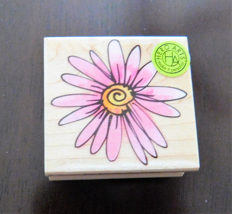 Hero Arts Daisy Flower Stamp image 0