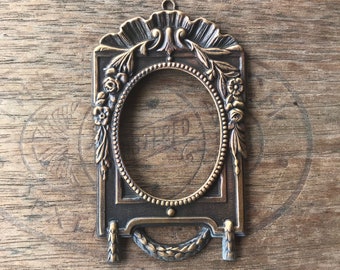 Vintage French Brass Stamping/Antique Style/Art Nouveau/Frame/Ornate/Classical/French Findings/F10 F11