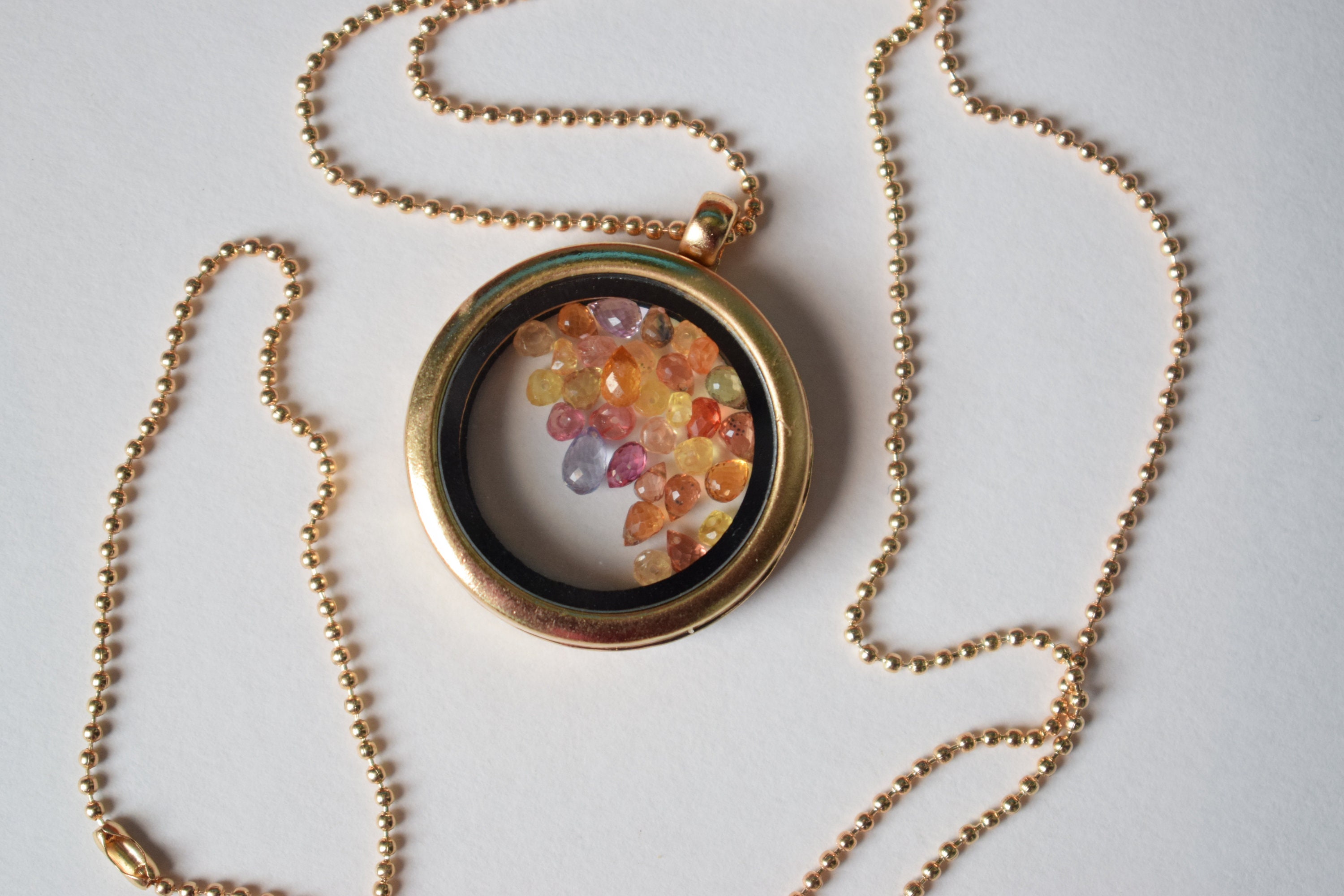 Collana con ciondolo medaglione in vetro con ciondoli rotondi