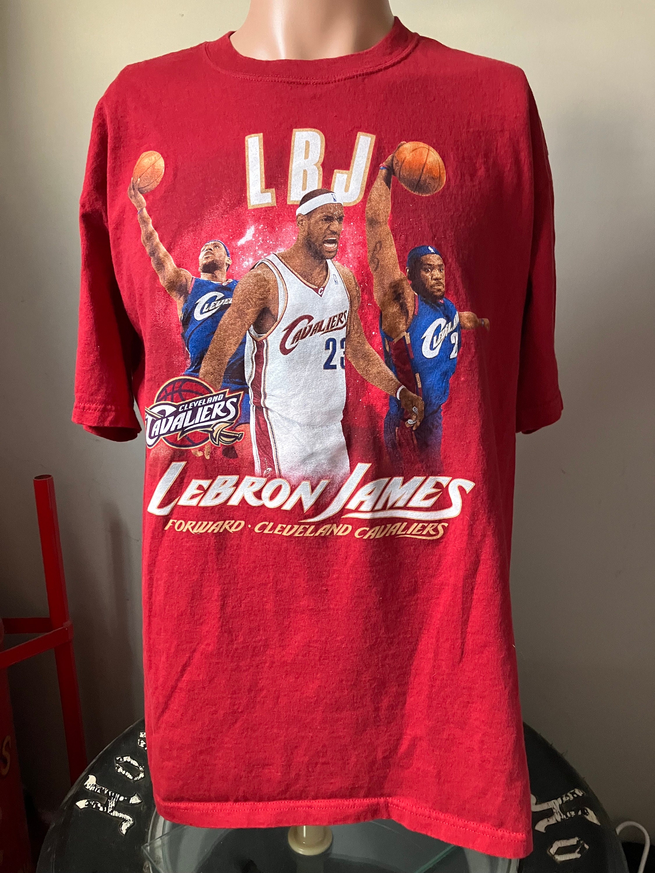 lebron james cavaliers t shirt