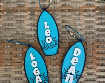 Personalized Surfboard Keychain – Custom Name Beach Tag, Summer Bag Charm, Kids Backpack Tag, Back to School Backpack Keychain Coastal Gift