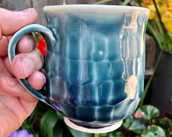 Taza de café o té de cerámica verde esmeralda - Taza con ruedas y facetada. Taza con una forma deliciosa - Taza perfecta para media tarde - ¡Bonito regalo!